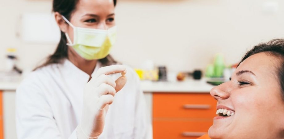 What are the Risks or Complications of Tooth Extraction?